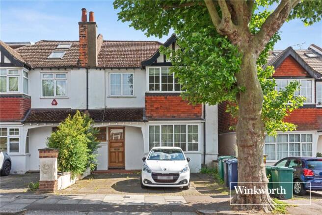 2 bed property, in Holly Park, £575,000