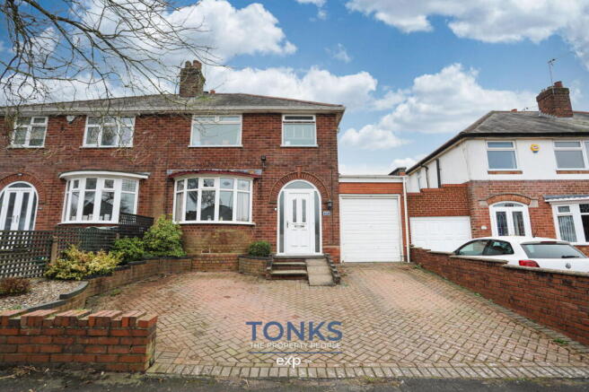 3 bed property, in Willowsbrook Road, £315,000