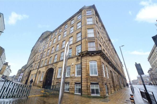1 bed property, in Flat 43 Netherwood Chambers 1A, £10,000