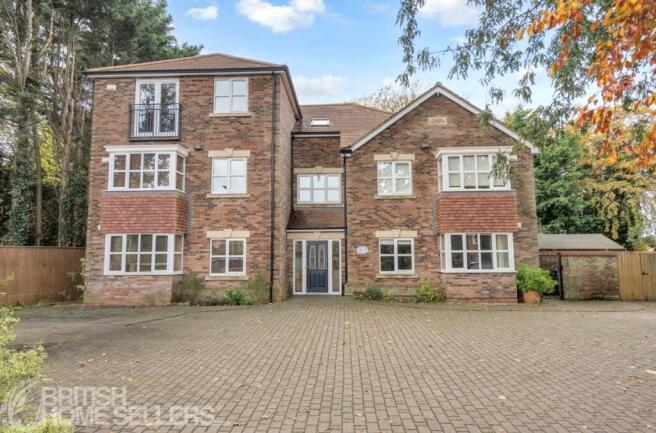 2 bed property, in Tetney Road, £150,000