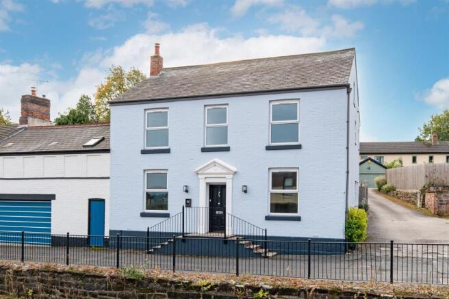 4 bed property, in High Street, £465,000