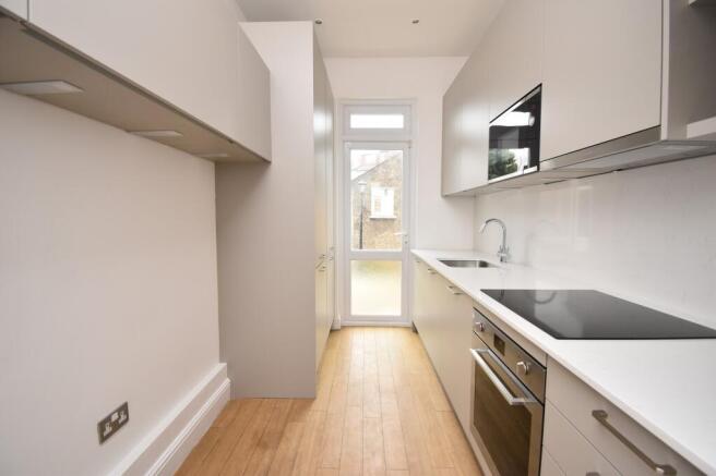 2 bed property, in Oak Hill, £355,000