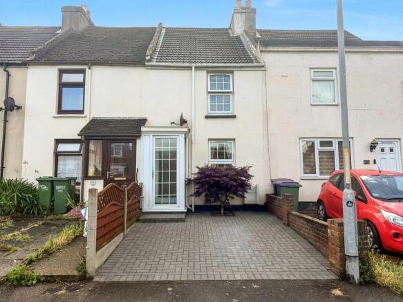 2 bed property, in Foord Road, £220,000