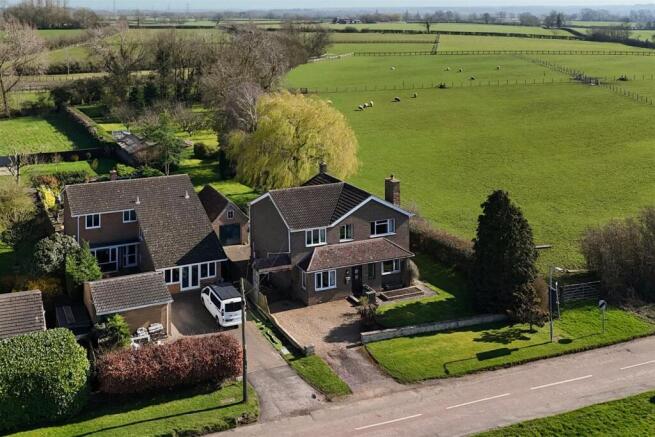 4 bed property, in High Street, £575,000
