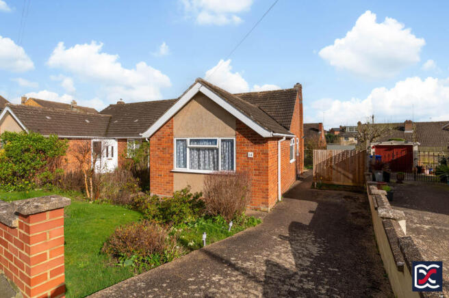 3 bed property, in Chester Avenue, £300,000