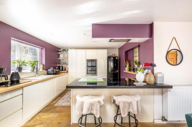 4 bed property, in The Square, £750,000