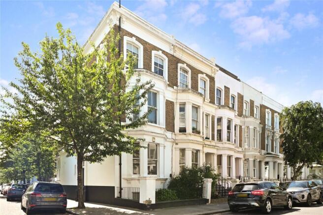 4 bed property, in St. Lawrence Terrace, £2,500,000