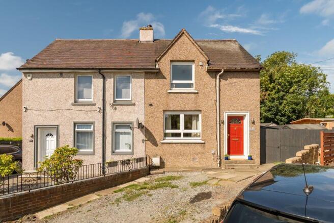 2 bed property, in 172 Drum Brae Drive, £250,000