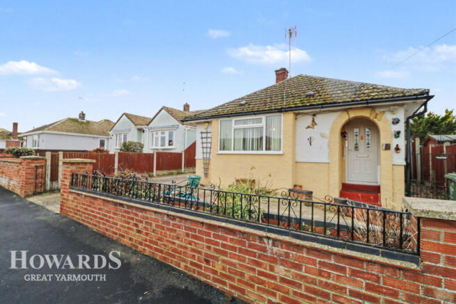 4 bed property, in Greenhill Avenue, £250,000