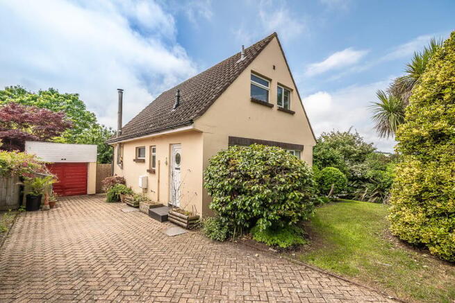3 bed property, in Trefusis Way, £525,000