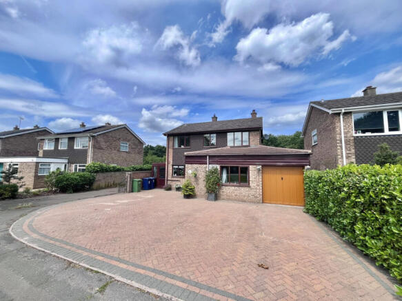 4 bed property, in Lye Close, £515,000