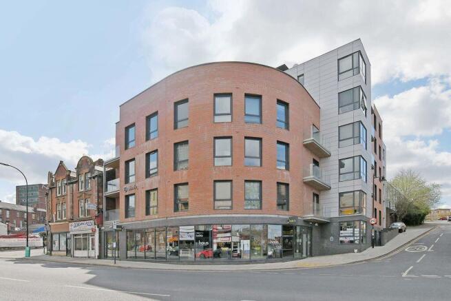 1 bed property, in West Bar, £45,000