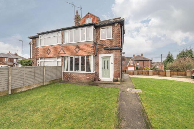 4 bed property, in Woodland Road, £315,000