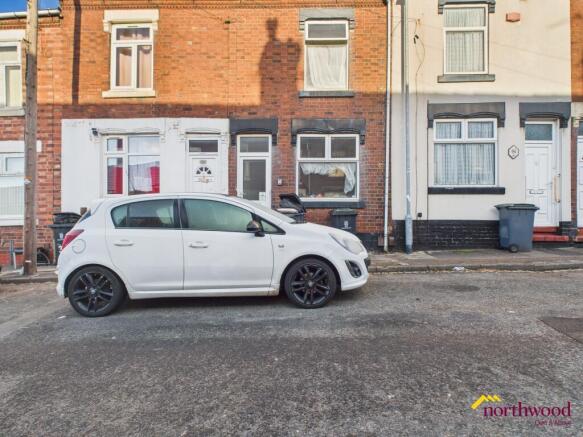 2 bed property, in Crystal Street, £60,000