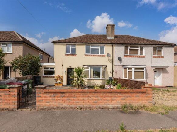 3 bed property, in Abbotts Way, £475,000