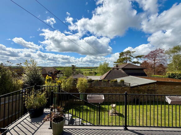 3 bed property, in Chartridge Lane, £735,000