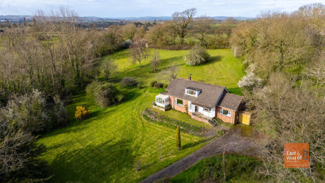 3 bed property, in Ebford Lane, £1,000,000