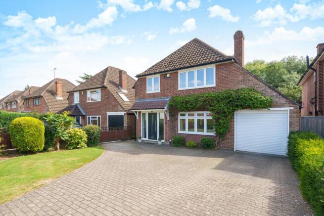 4 bed property, in Bunby Road, £900,000