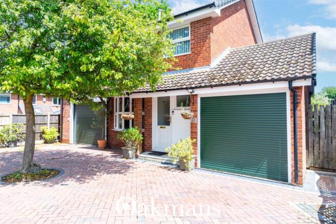 2 bed property, in Farfield Close, £300,000
