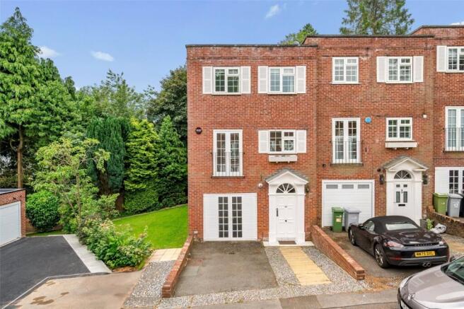 3 bed property, in Castlegate Mews, £500,000