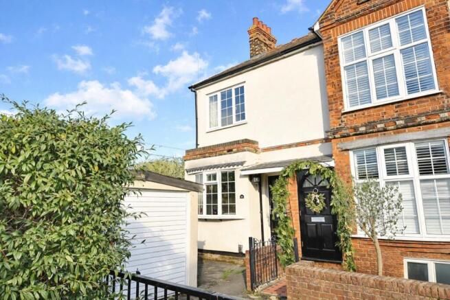 2 bed property, in Raynham Street, £475,000