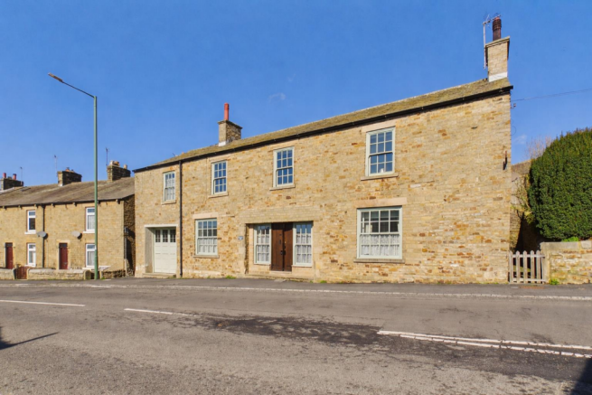 4 bed property, in Monksmoor House, £425,000