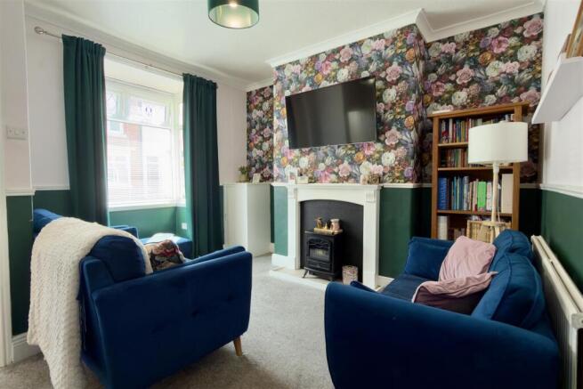2 bed property, in Harrison Terrace, £100,000