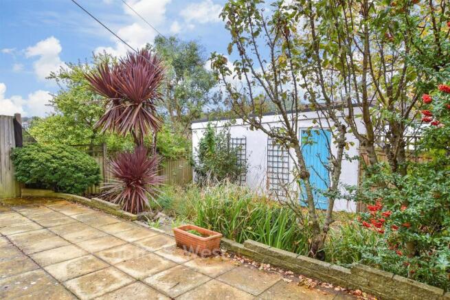 3 bed property, in Dudley Road, £480,000