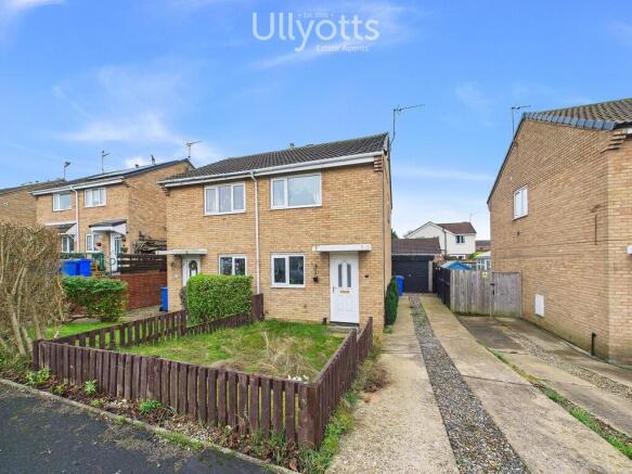 2 bed property, in Thoresby Close, £140,000