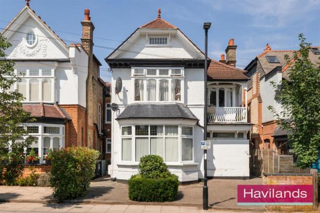 1 bed property, in Compton Road, £399,500
