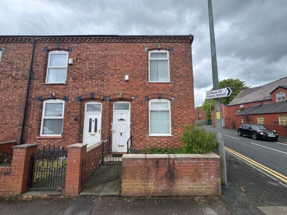 3 bed property, in Liverpool Road, £130,000