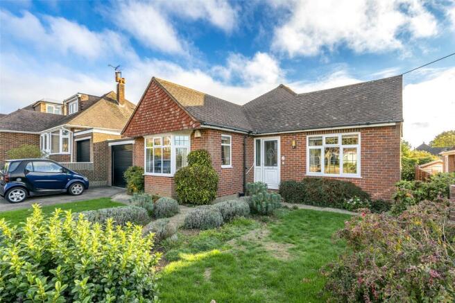 2 bed property, in Ellis Avenue, £475,000