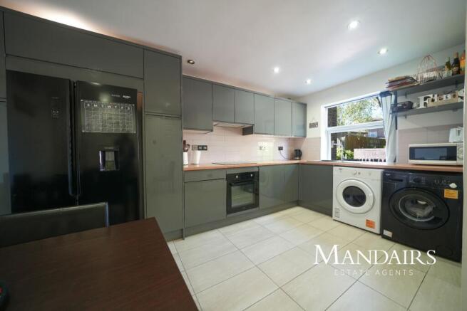 3 bed property, in Brynmore, £200,000
