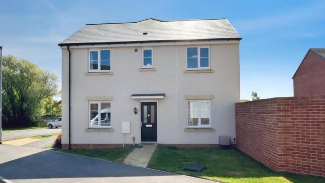 3 bed property, in Amazon Way, £300,000