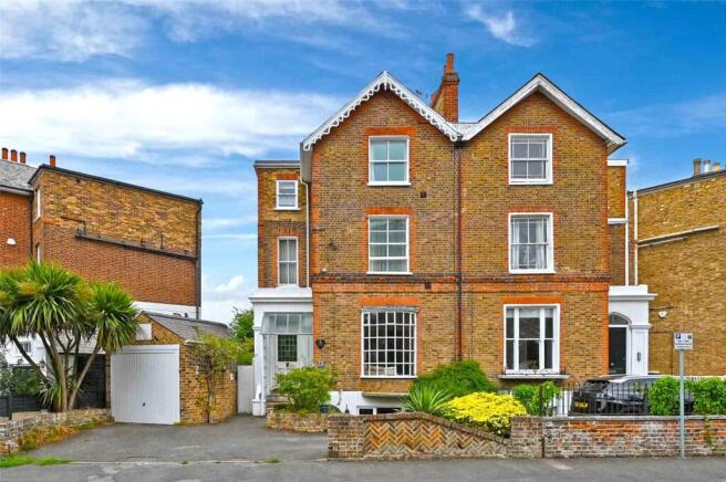 5 bed property, in Trinity Place, £1,250,000