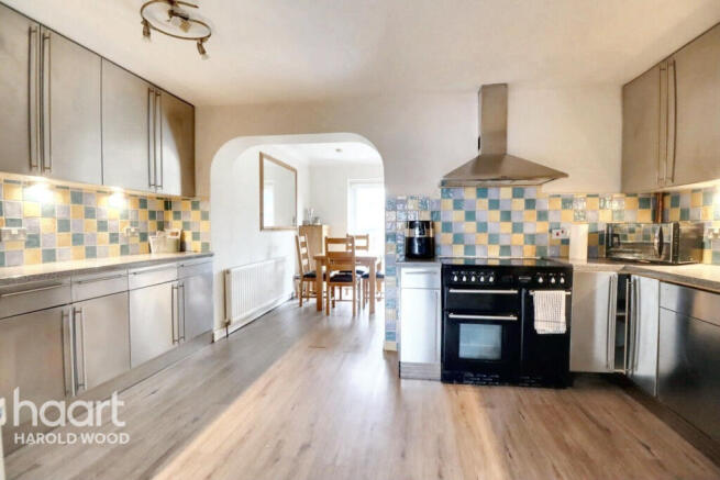 3 bed property, in Archway, £375,000