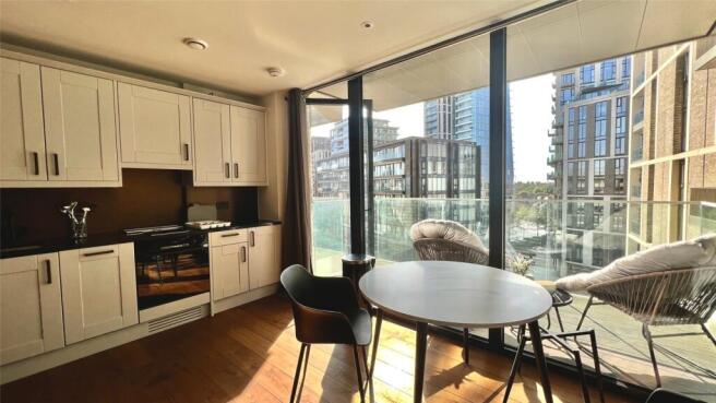 1 bed property, in 1 Emery Way, £555,000