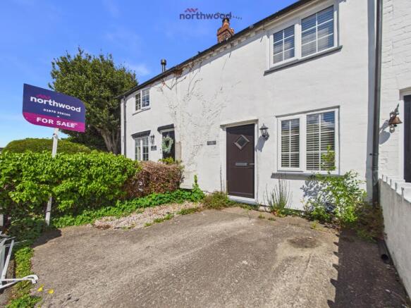 2 bed property, in Wynnstay Lane, £225,000