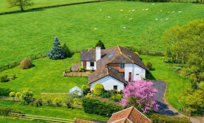 3 bed property, in Marsh Green, £550,000