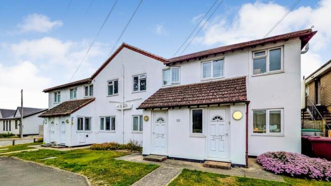 1 bed property, in Bracklesham Court, £145,000