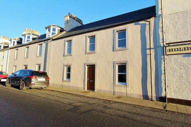 3 bed property, in Main Street, £214,995