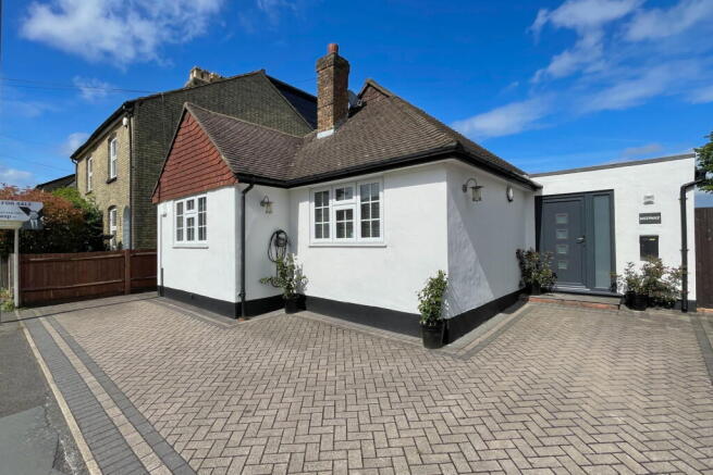 3 bed property, in London Road, £550,000