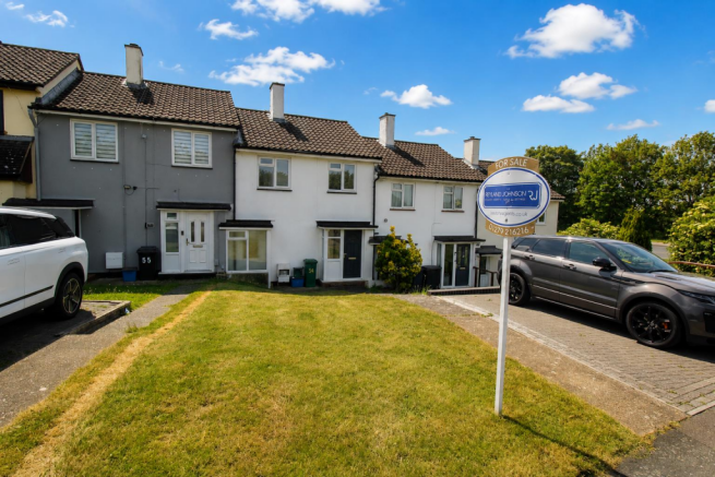 2 bed property, in Canons Gate, £325,000