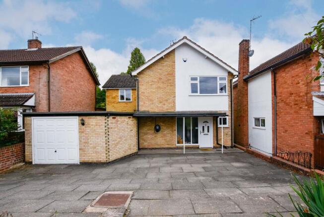 5 bed property, in Hidcote Road, £525,000