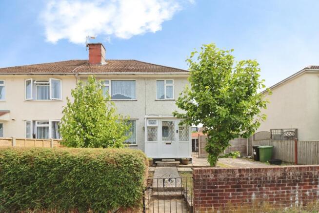3 bed property, in Landseer Avenue, £325,000