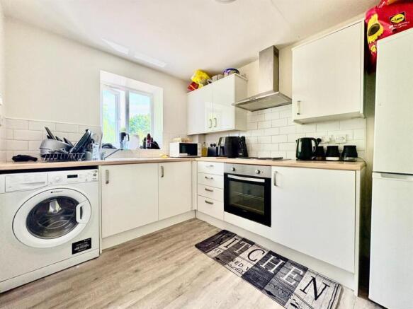 2 bed property, in Rosemary Court, £125,000
