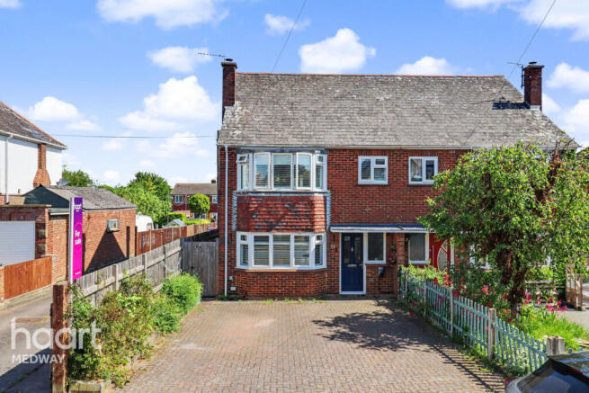 4 bed property, in Mount Road, £525,000