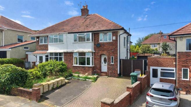 3 bed property, in Gleggside, £350,000
