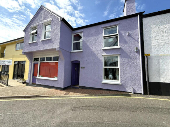 5 bed property, in Market Street, £234,950