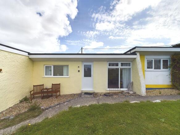 2 bed property, in Widemouth Bay Holiday Village, £70,000